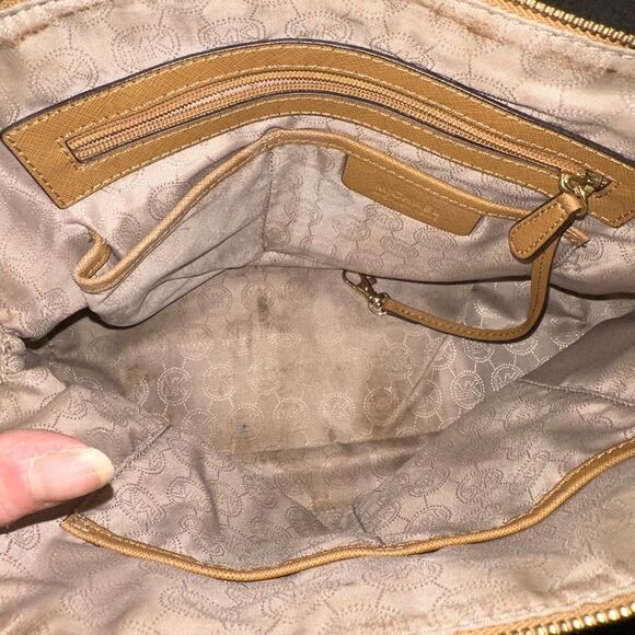 Michael Kors tan leather shoulder purse - Picture 4 of 5